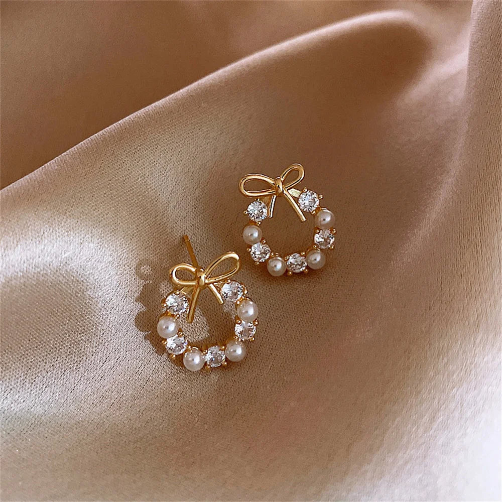 Pearl Bow Circle Stud