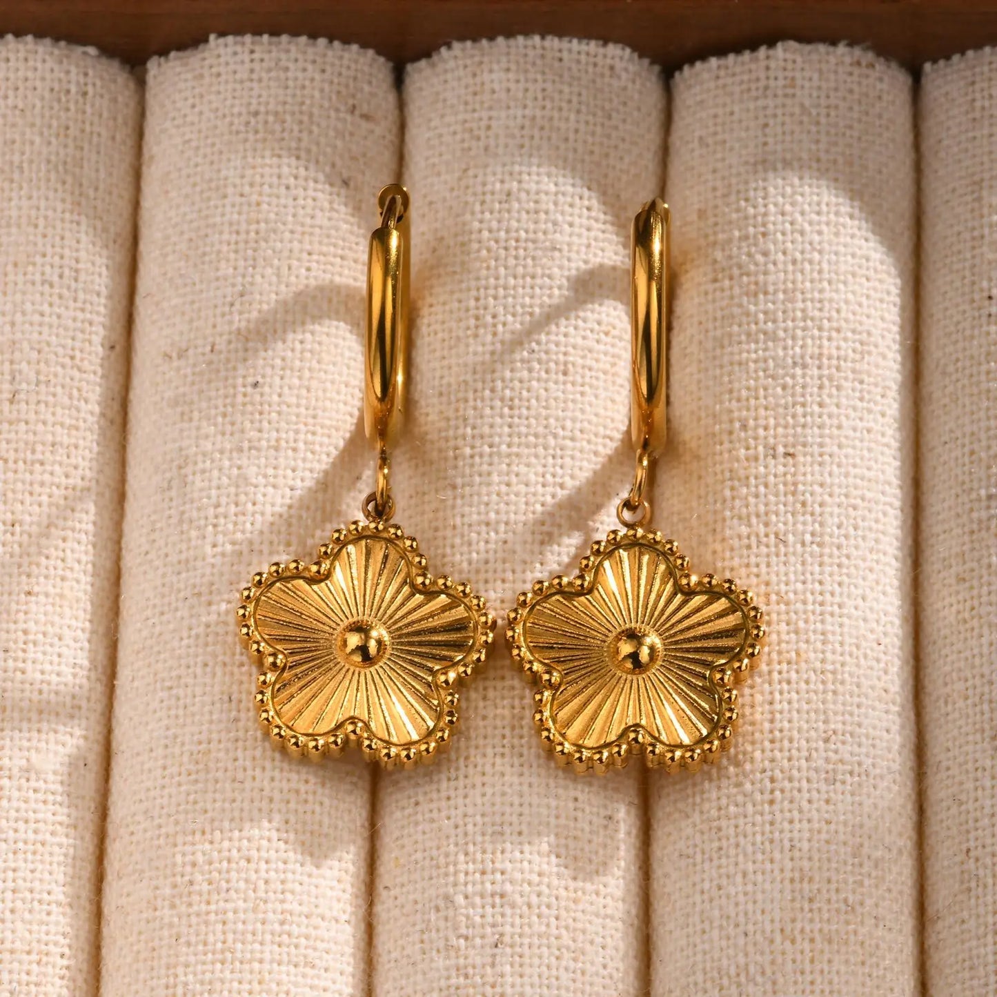 Four-Leaf Clover Flower Drop