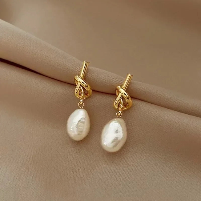 Pearl Drop Knot