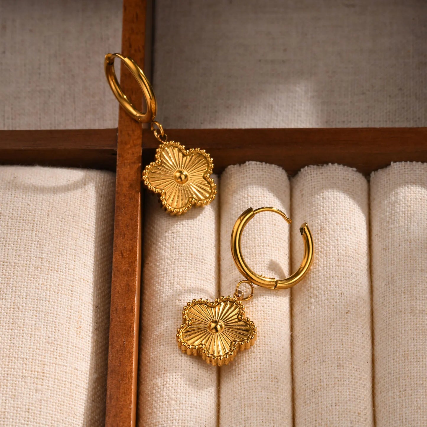 Four-Leaf Clover Flower Drop